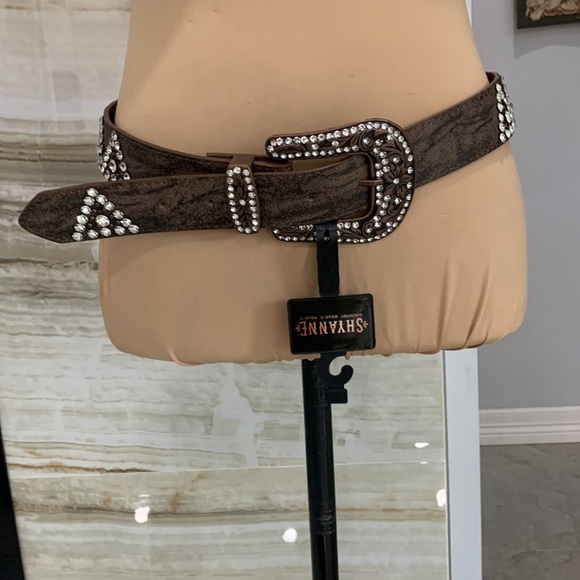 Shyanne New With Tags Brown Leather Belt with Bling Embellishments. Size M/L - Picture 4 of 10